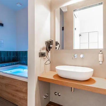 Palazzo Italia Suites Bari Exterior photo